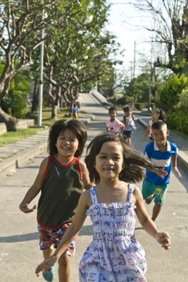 bangpoo kids running